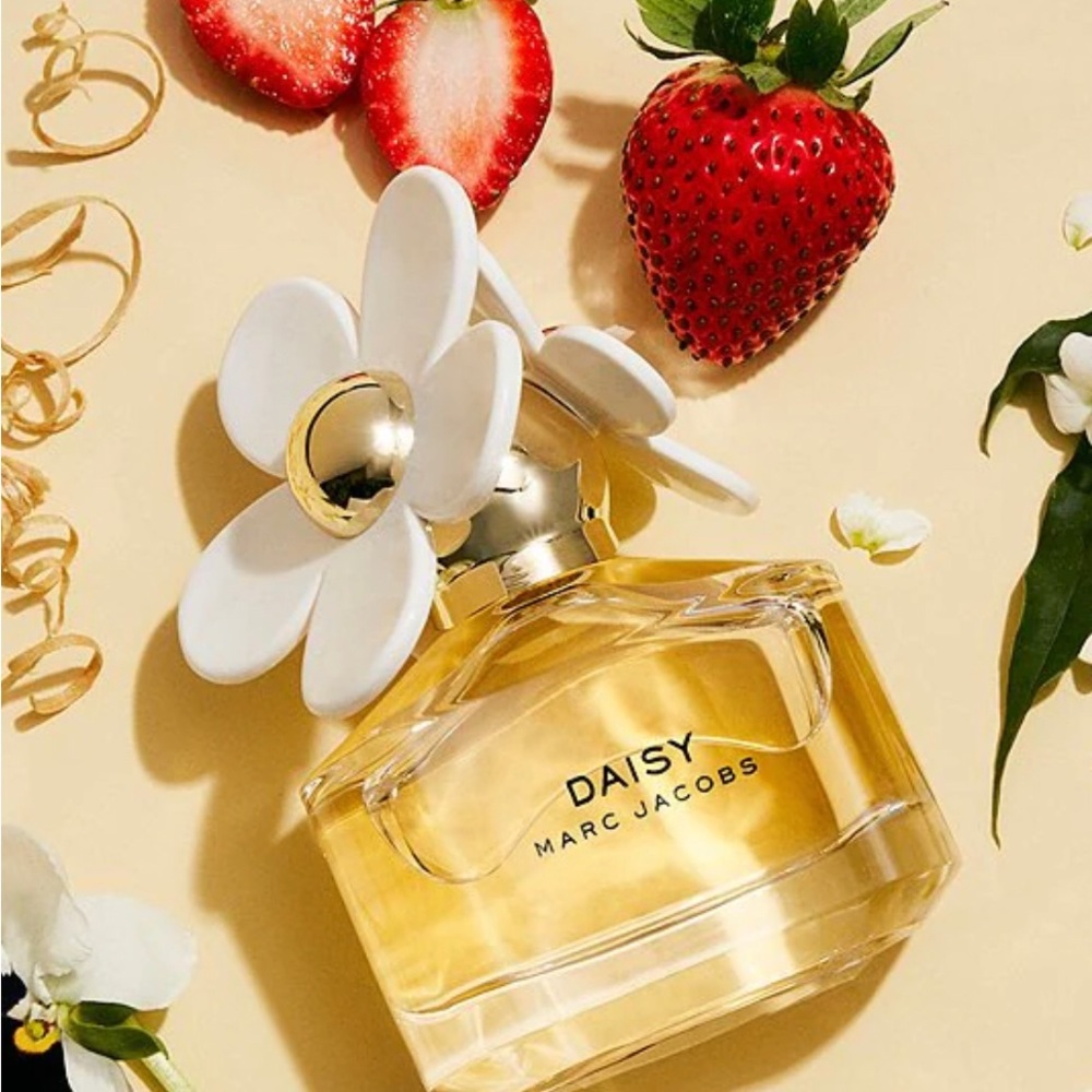 6.7 FL OZ Marc Jacobs daisy perfume